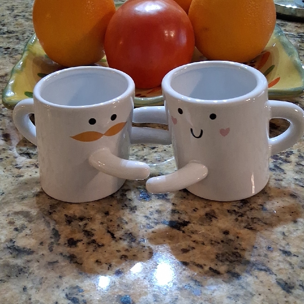 Adorable White Hugging Mugs Set. Rare Find. Super Cute!! - Picture 2 of 12